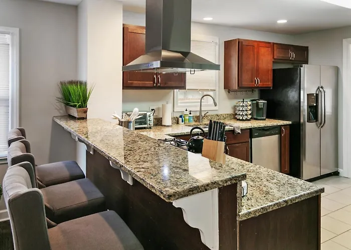 Great For Families Dt Near Naval Base Apartamento