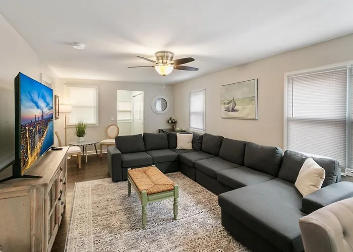 Great For Families Dt Near Naval Base *