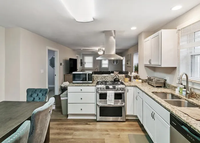 Great For Families Dt Near Naval Base