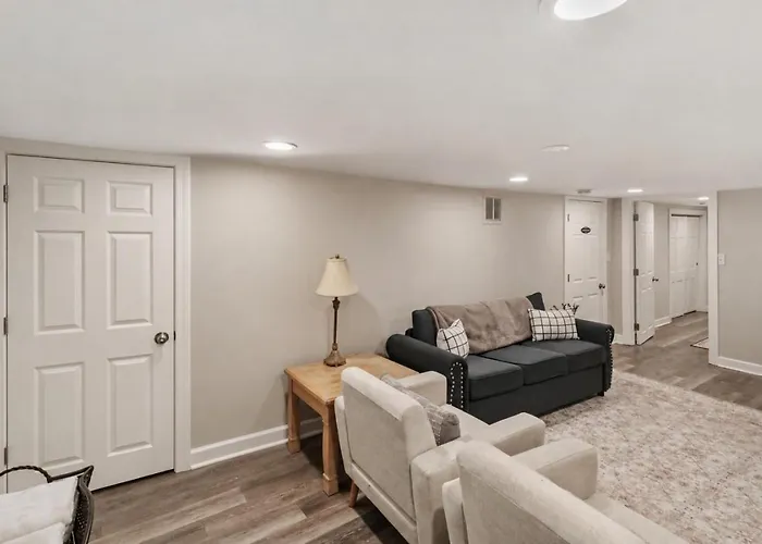 Great For Families Dt Near Naval Base Apartment