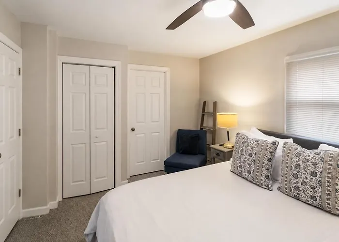 Great For Families Dt Near Naval Base Apartment Libertyville