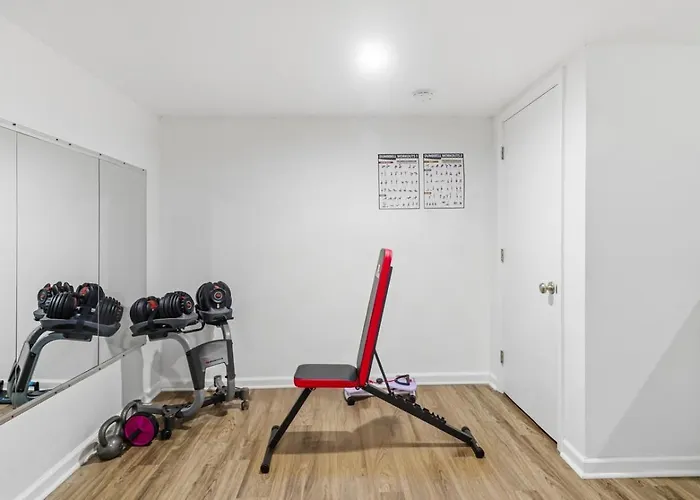 Great For Families Dt Near Naval Base Apartment